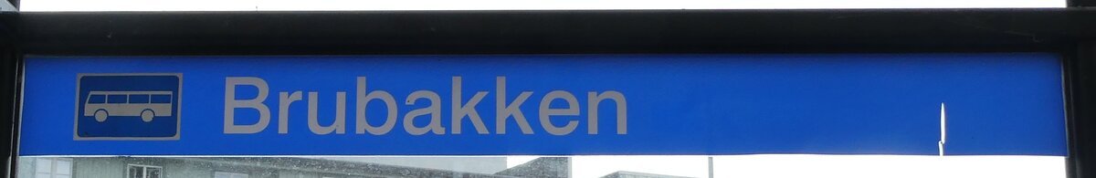 (289'033) - Bus-Haltestellenschild - Lillehammer, Brubakken - am 19. Juni 2026