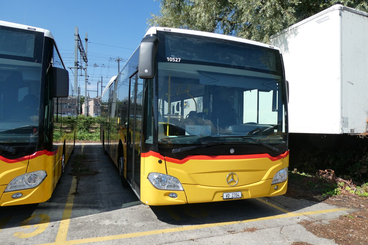 (289'687) - CarPostal Ouest - VD 2704/PID 10'527 - Mercedes (ex TSB, S�deilles) am 18. Juli 2026 in Yverdon, Garage