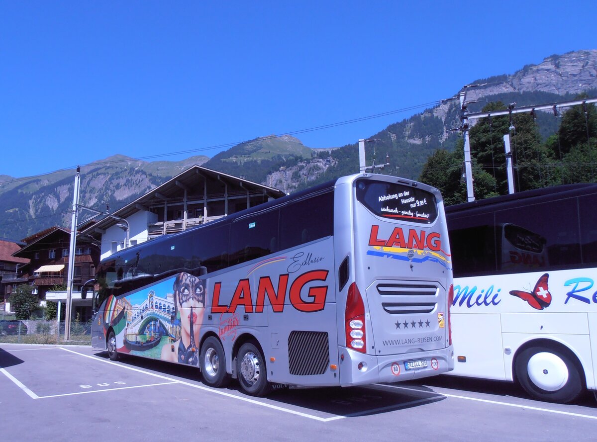 (289'969) - Aus Deutschland - Lang, Aue-Bad Schlema - ERZ-LI 320 - Volvo am 28. Juli 2026 beim Bahnhof Brienz