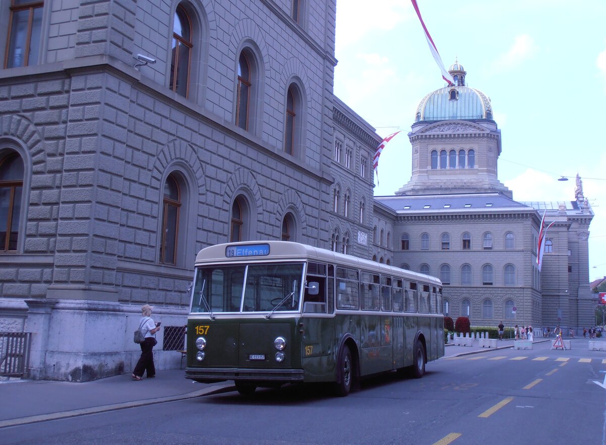 (290'025) - SVB Bern (Bernmobil historique) - Nr. 157/BE 113'157 - FBW/Gangloff am 1. August 2026 in Bern, Bundeshaus