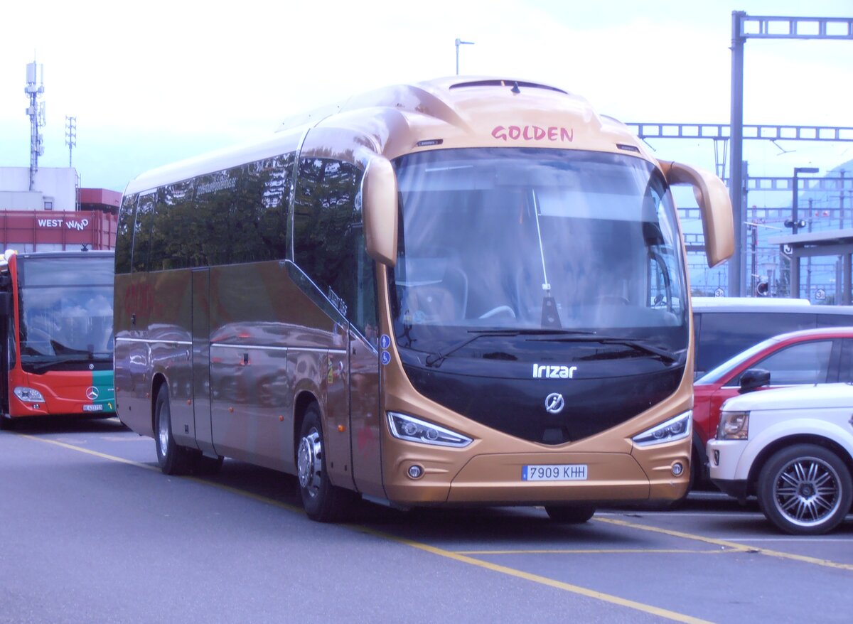 (290'152) - Aus Spanien: Golden - 7909 KHH - Irizar am 6. August 2026 in Thun, CarTerminal