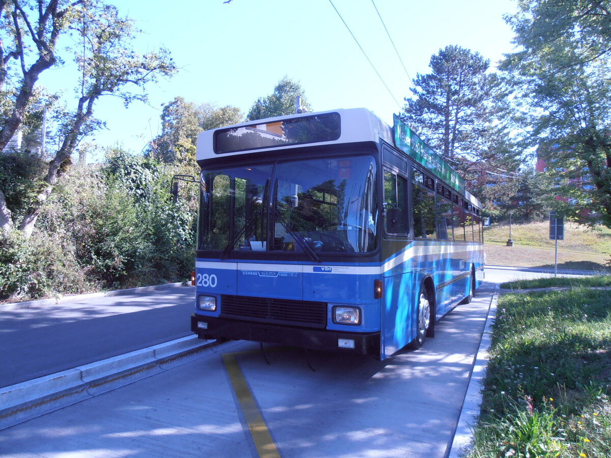 (290'187) - VBL Luzern (vbl-historic) - Nr. 280 - NAW/R&J-Hess Trolleybus am 8. August 2026 in Luzern, B�ttenhalde