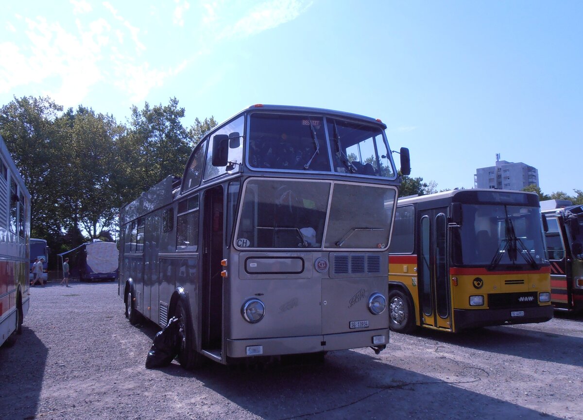 (290'294) - Schneider, Schmerikon - SG 13'934 - FBW/T�scher Hochlenker (ex Basler, Hofstetten; ex VBZ Z�rich Nr. 244) am 15. August 2026 in Wettingen, Zirkuswiese