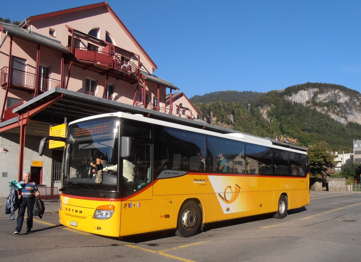 (290'747) - PostAuto Bern - Nr. 70/BE 653'387/PID 5625 - Setra am 6. September 2026 in Meiringen, Postautostation