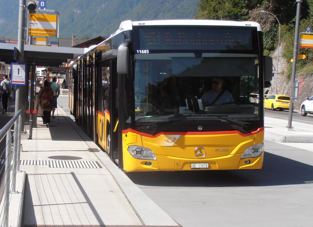 (290'757) - Fl�ck, Brienz - Nr. 10/BE 13'878/PID 11'685 - Mercedes (ex PostAuto Bern) am 8. September 2026 beim Bahnhof Brienz
