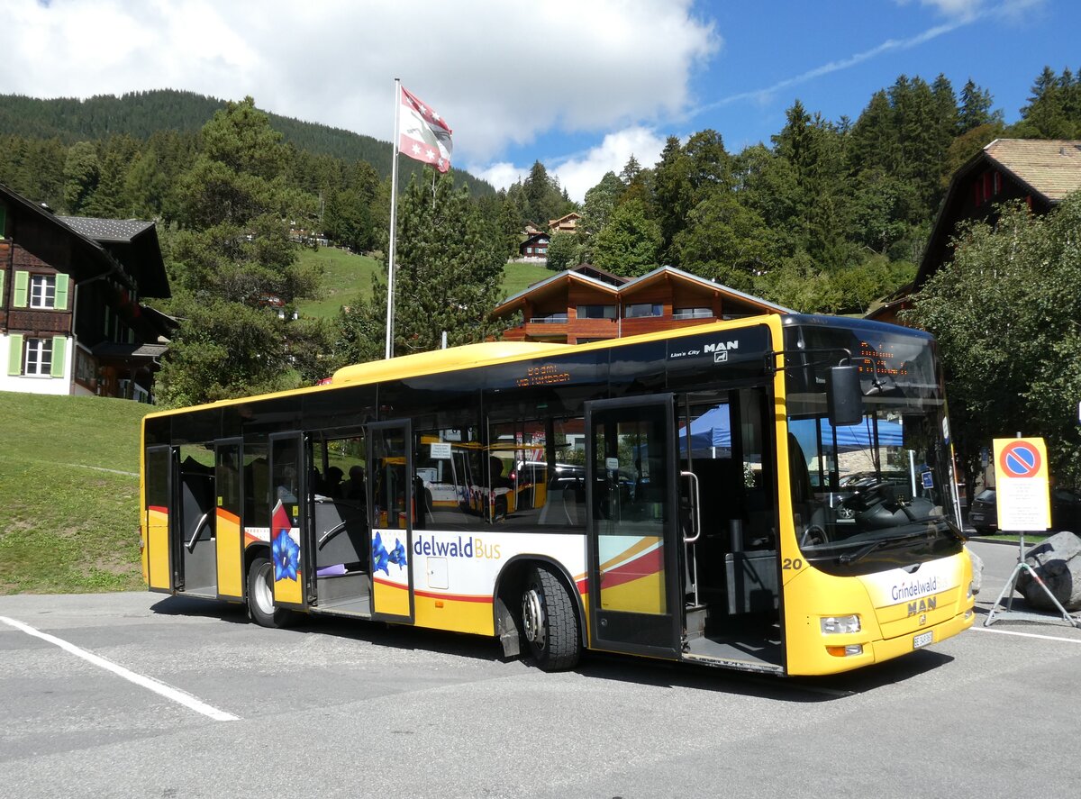 (290'811) - GrindelwaldBus, Grindelwald - Nr. 20/BE 349'361 - MAN/G�ppel am 11. September 2026 in Grindelwald, Gemeindehaus (prov. Bahnhof)