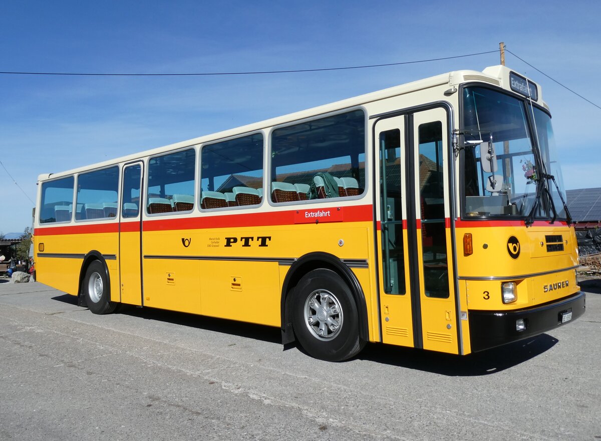 (290'991) - Kolb, Grasswil - Nr. 3/BE 93'915 - Saurer/R&J (ex Schmocker, Stechelberg Nr. 3/PID 2409; ex Schmocker, Stechelberg Nr. 1; ex Gertsch, Stechelberg Nr. 1) am 20. September 2026 in Vuisternens-en-Ogoz, La Ferme du Biolley