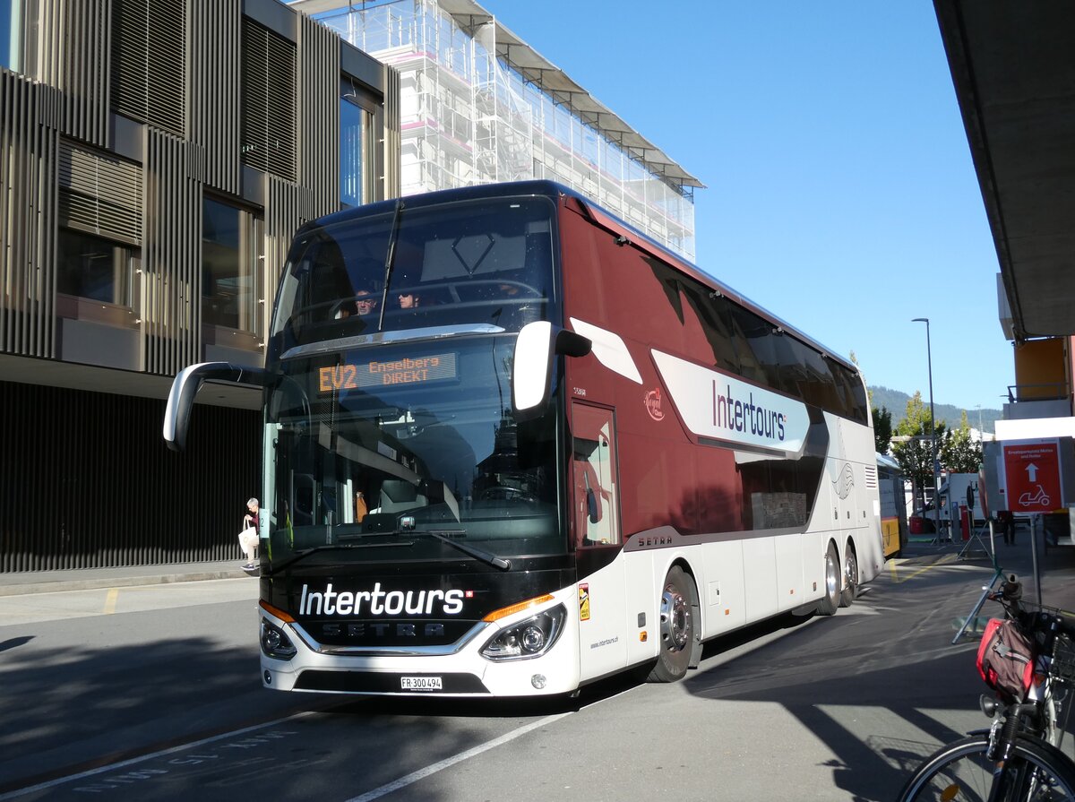 (291'005) - Intertours, Domdidier - FR 300'494 - Setra am 22. September 2026 beim Bahnhof Stansstad
