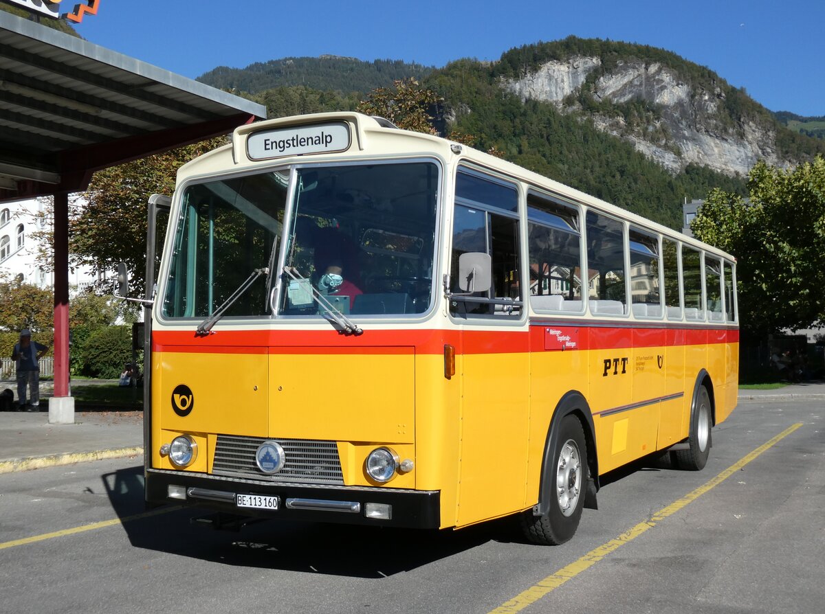 (291'223) - Gast, Reutigen - BE 113'160 - Saurer/T�scher (ex HP Trans, Thusis; ex Mauerhofer, Worb; ex Erni, Schupfart Nr. 3; ex P 24'636) am 27. September 2026 in Meiringen, Postautostation