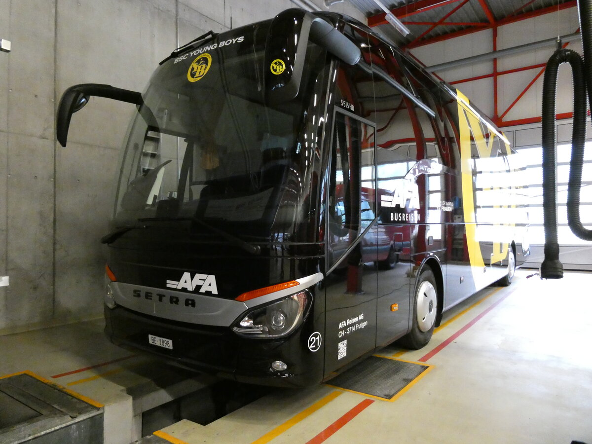 (291'304) - AFA Adelboden - Nr. 21/BE 1898 - Setra (ex M�ller, D-M�nchen; ex H�ffmann, D-Vechta) am 1. Oktober 2026 in Frutigen, Garage 