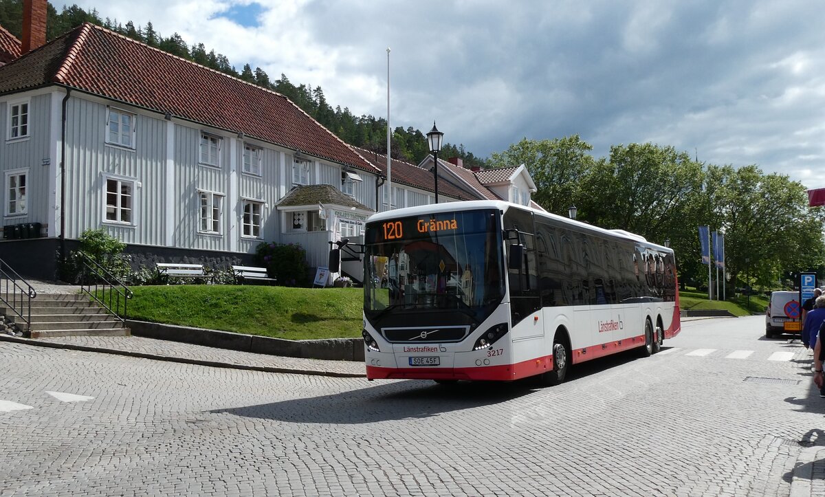 (297'795) - L�nstrafiken, J�nk�ping - Nr. 3217/SOE 45F - Volvo am 8. Juni 2026 in Gr�nna, Braheparken