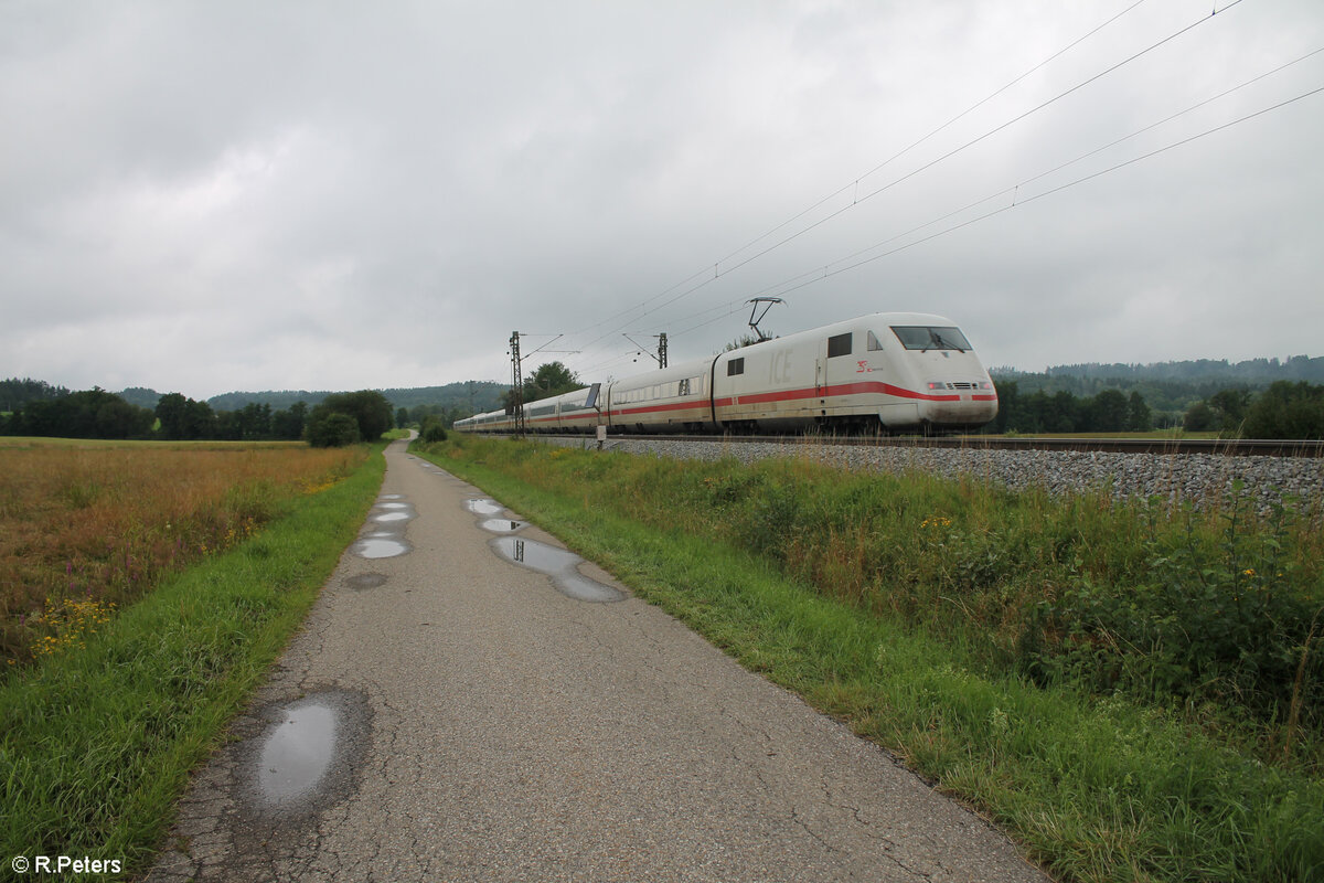 401 077 als ICE928 Passau - Hamburg Altona bei Pölling. 13.07.24