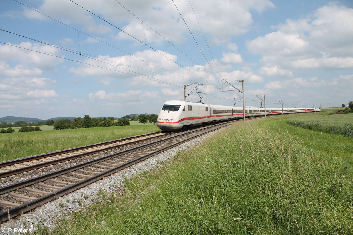 401 085-6  freilassing  als Umleiter ICE bei Uffenheim. 04.06.24