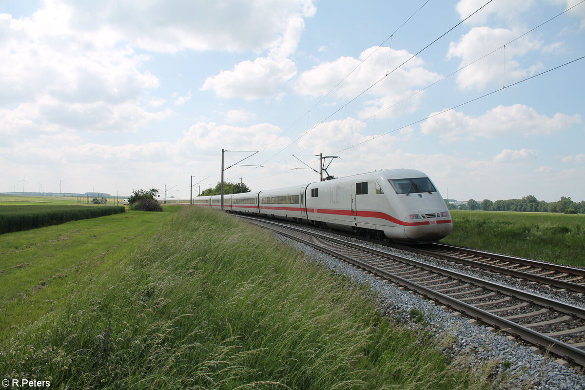 401 085-6  freilassing  als Umleiter ICE bei Uffenheim. 04.06.24