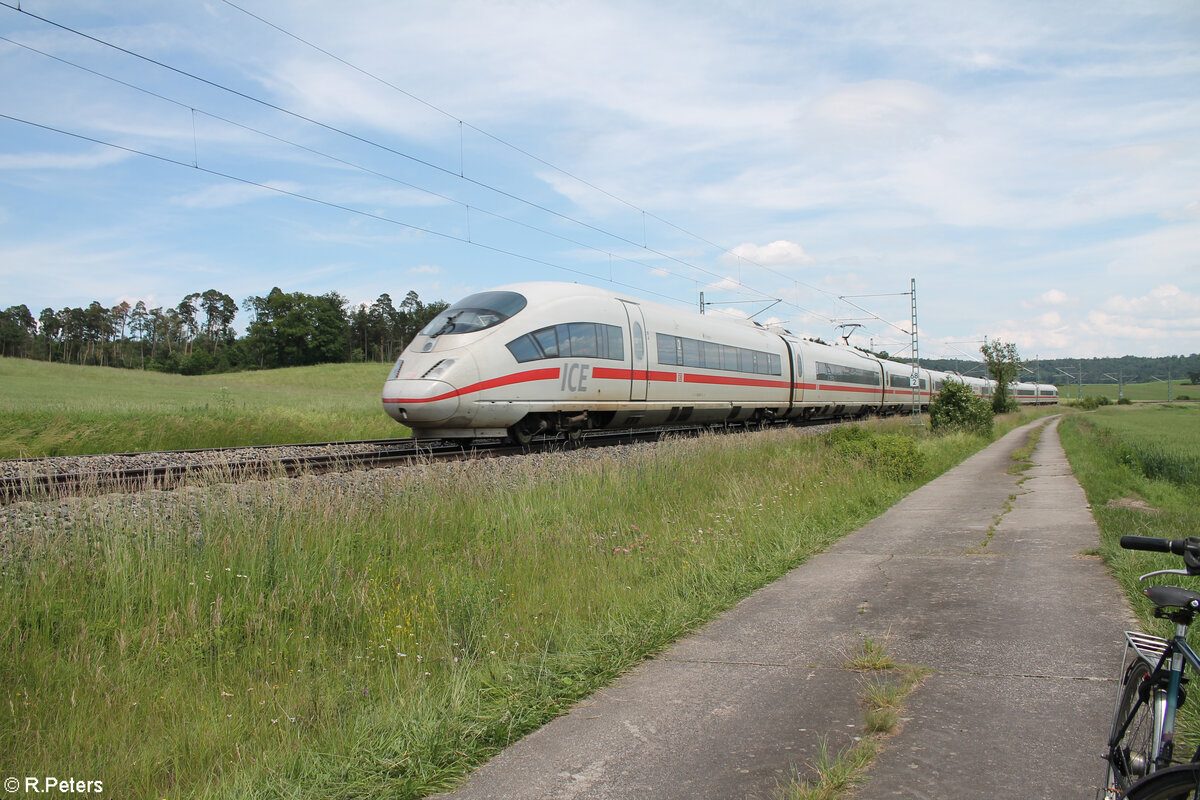 403 027  Siegen  als ICE1223 Oberhausen - München HBF bei Oberdachstetten. 08.06.24
