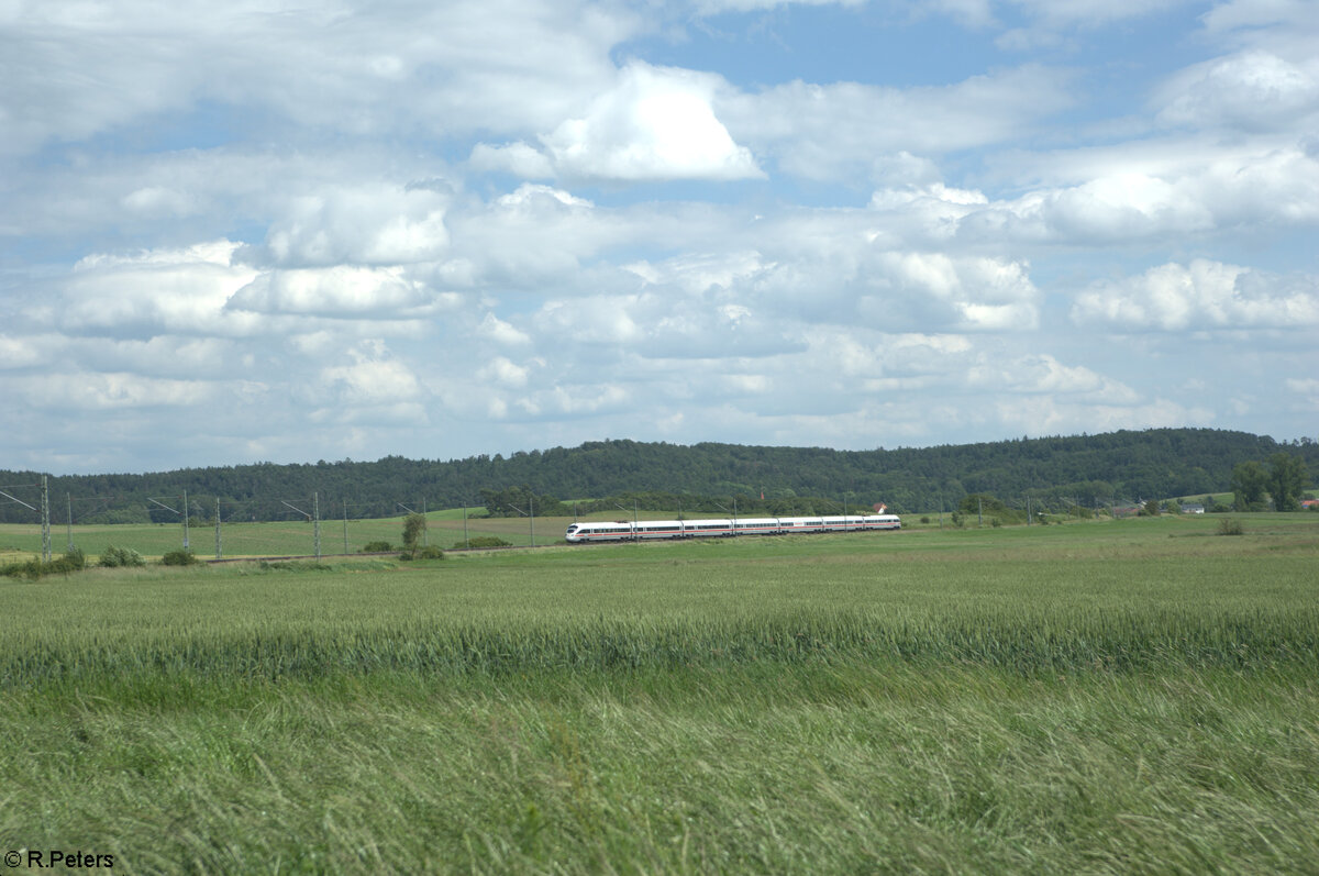 411 069  Tutzing  als ICE93 Hamburg - Wien bei Oberdachstetten. 08.06.24