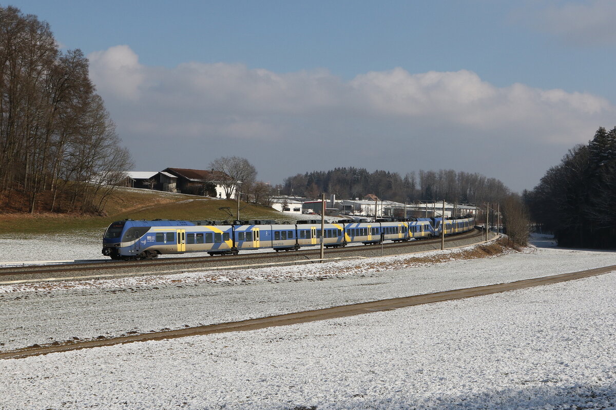 430 006 und 430 001 waren am 15. Februar 2025 bei Axdorf auf dem Weg nach M�nchen.