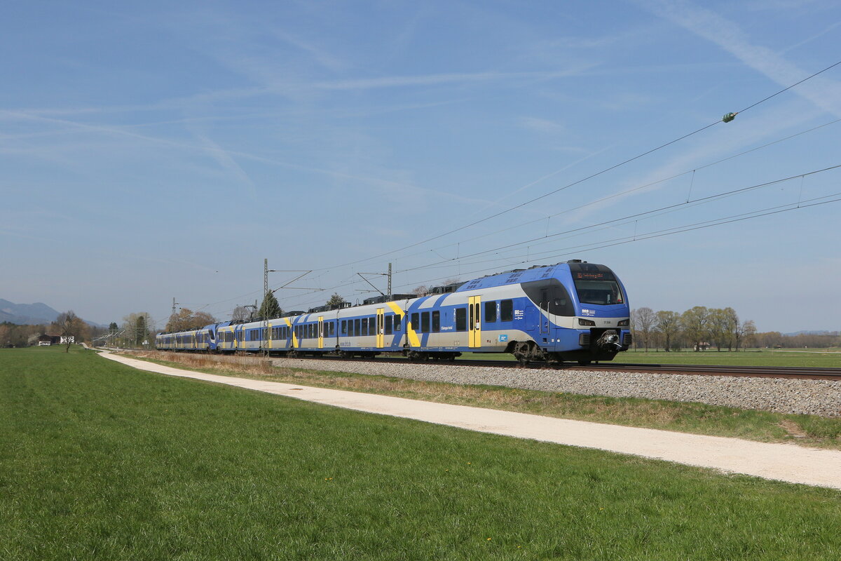 430 006 aus M�nchen kommend am 14. April 2022 bei �bersee am Chiemsee.