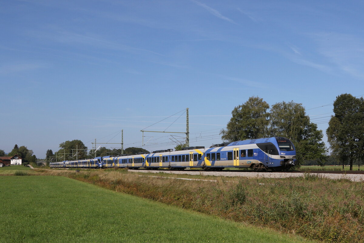 430 006 (ET 306) aus M�nchen kommend am 30. August 2022 bei �bersee am Chiemsee.