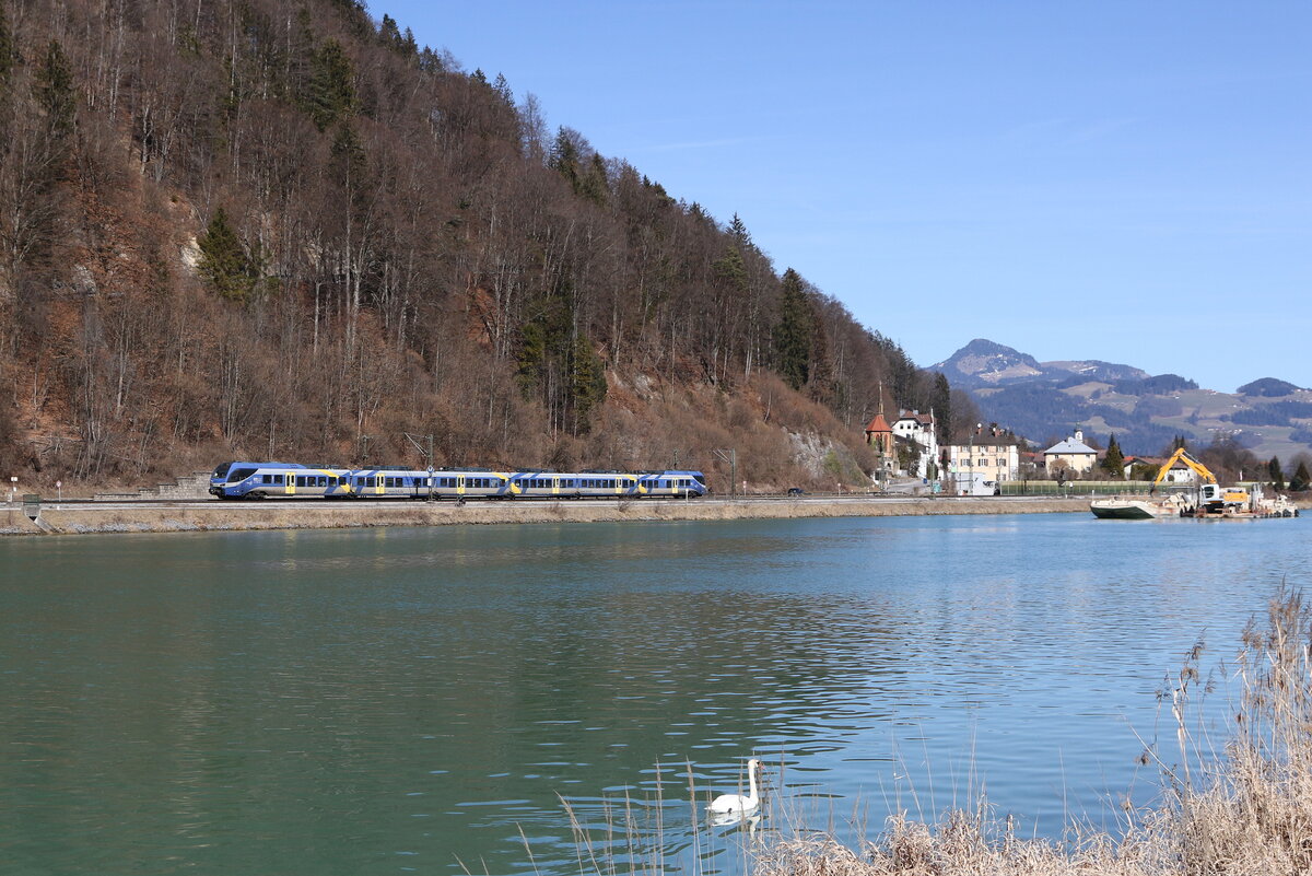 430 007 aus Rosenheim kommend am 5. M�rz 2025 bei Kufstein.