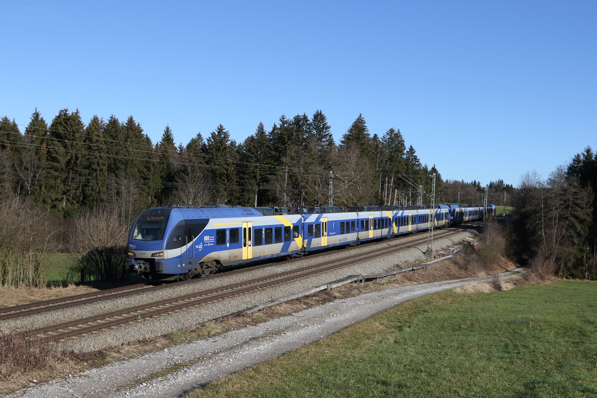 430 013 & 430 002 waren am 16. Januar 2023 bei Sossau in Richtung M�nchen unterwegs.