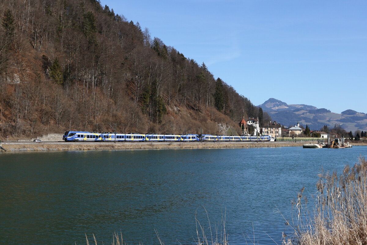 430 013 und 430 001 aus Rosenheim kommend am 5. M�rz 2025 kurz vor Kufstein.