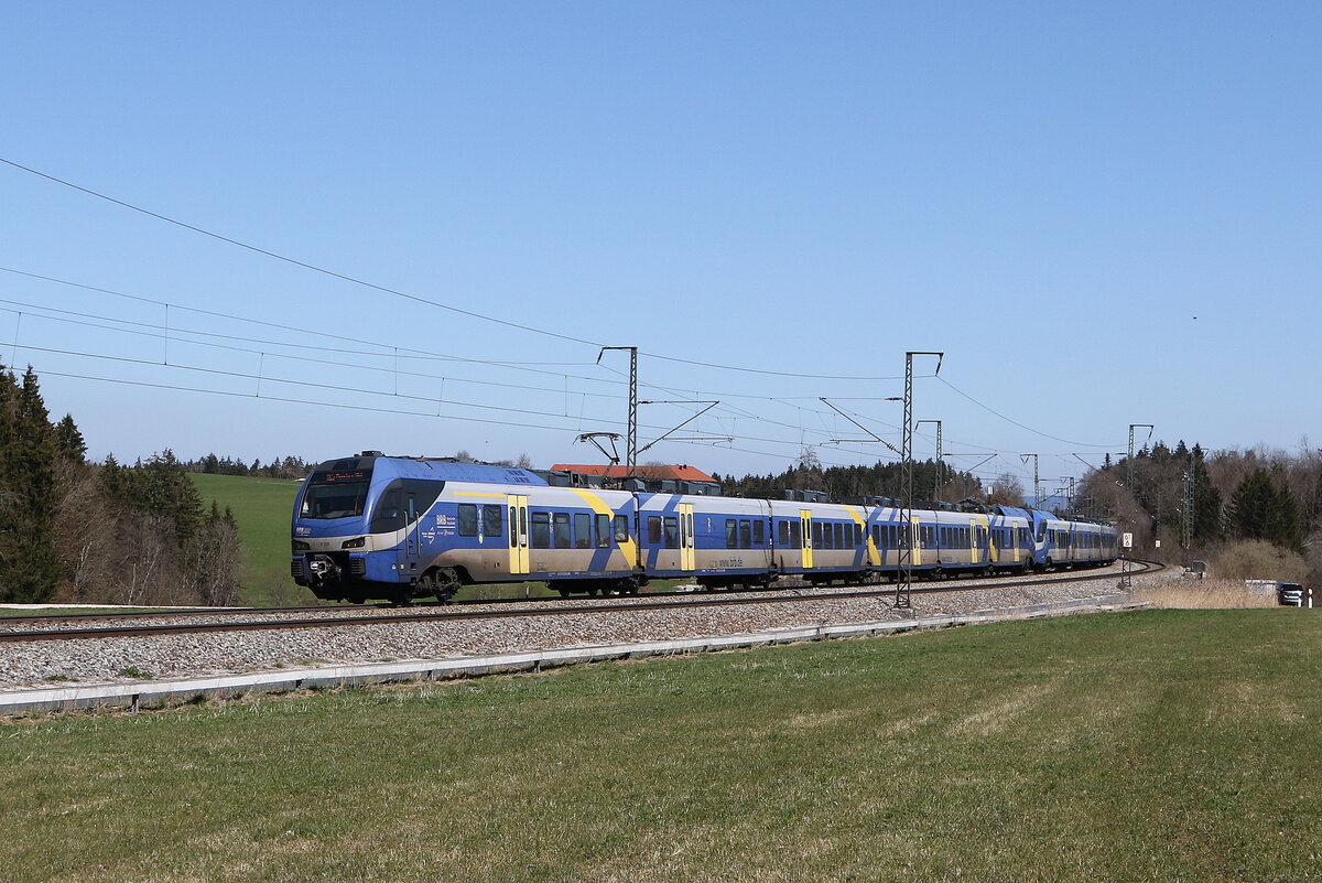 430 020 und 430 006 auf dem Weg nach M�nchen. Aufgenommen am 4. April 2025 bei Fuchsreut.