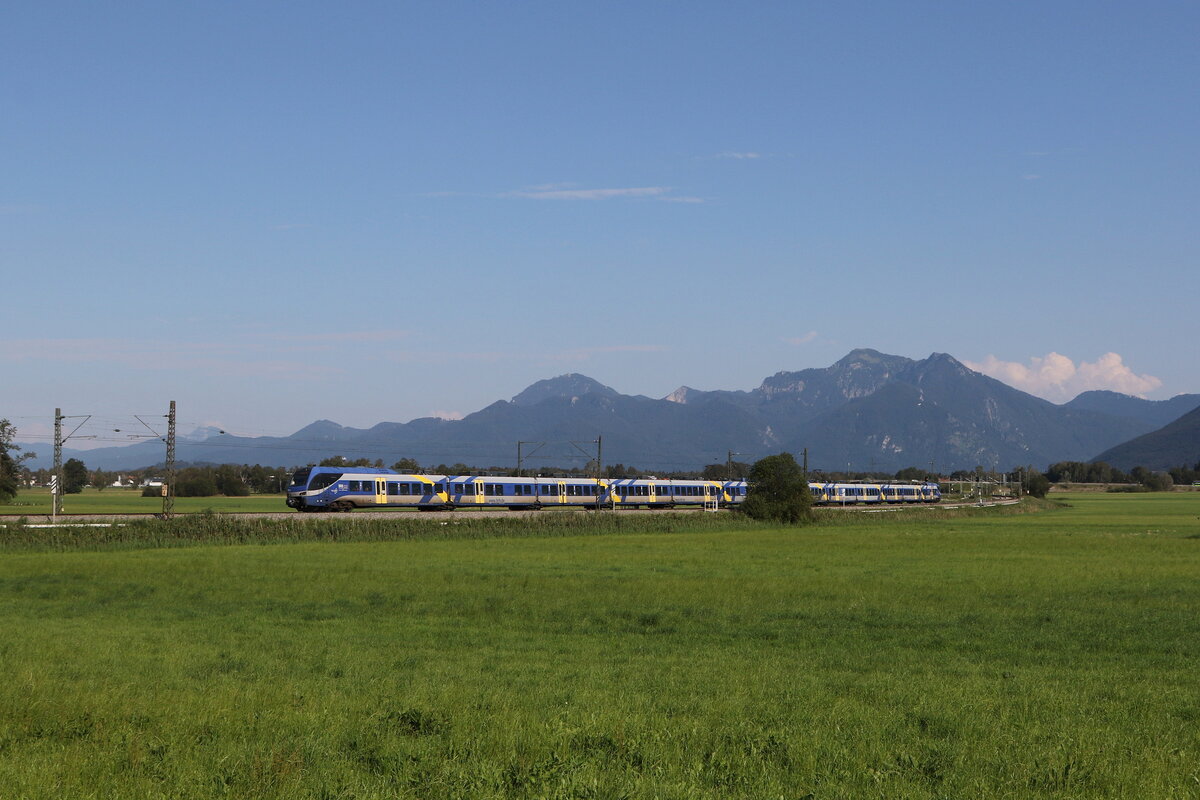 430 026 und 430 012 auf dem Weg nach M�nchen am 15. Juli 2024 bei Bernau am Chiemsee.