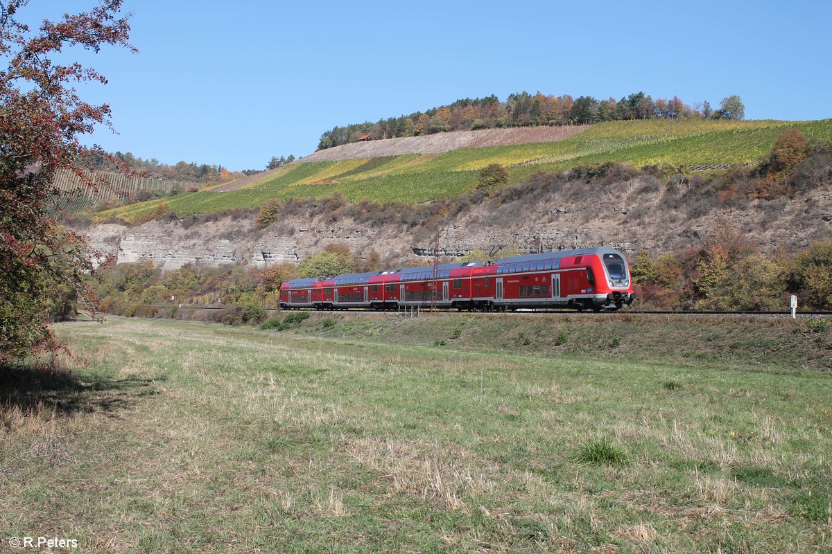 445 054-0 als RE54 RE4613 Frankfurt/Main - Bamberg kurz vor Himmelstadt. 13.10.18