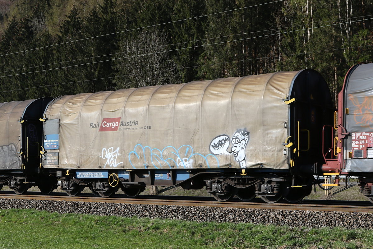4673 392 (Shimmns) von  RCA  am 21. April 2021 bei Niederaudorf.