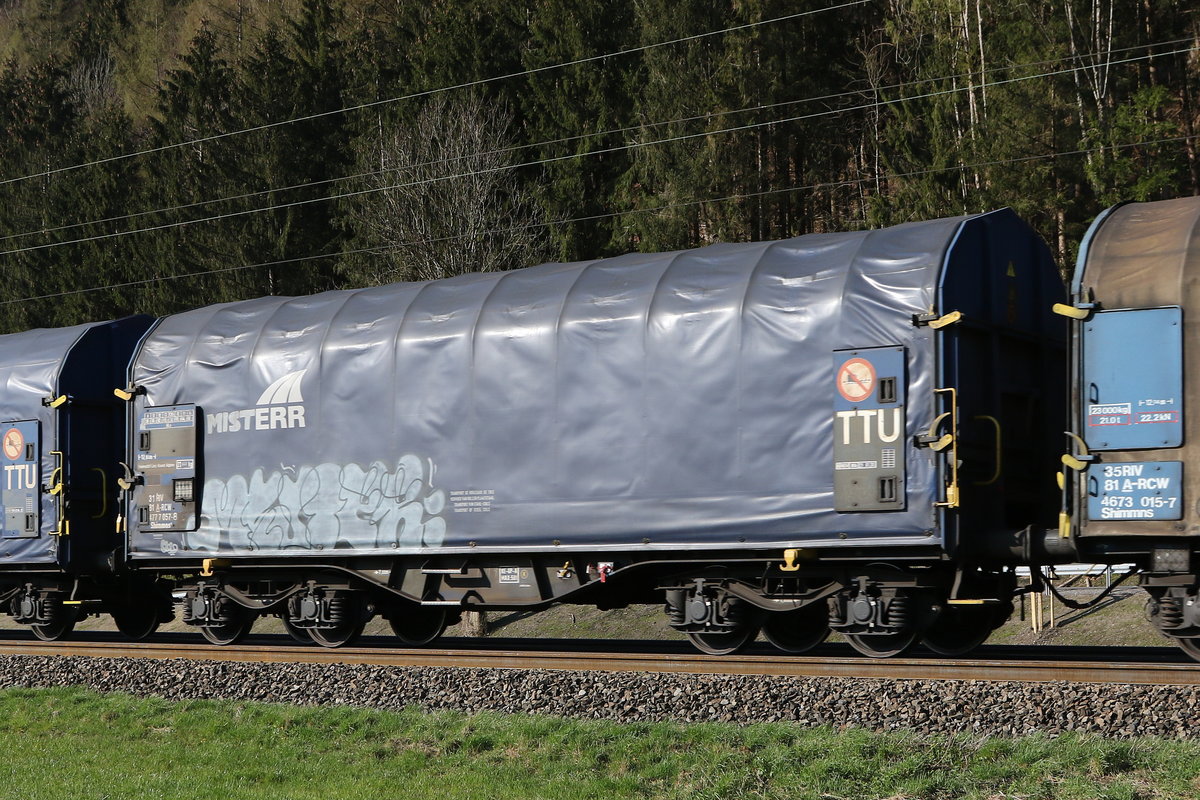 4777 057 (Shimmns) am 21. April 2021 bei Niederaudorf  im Inntal.