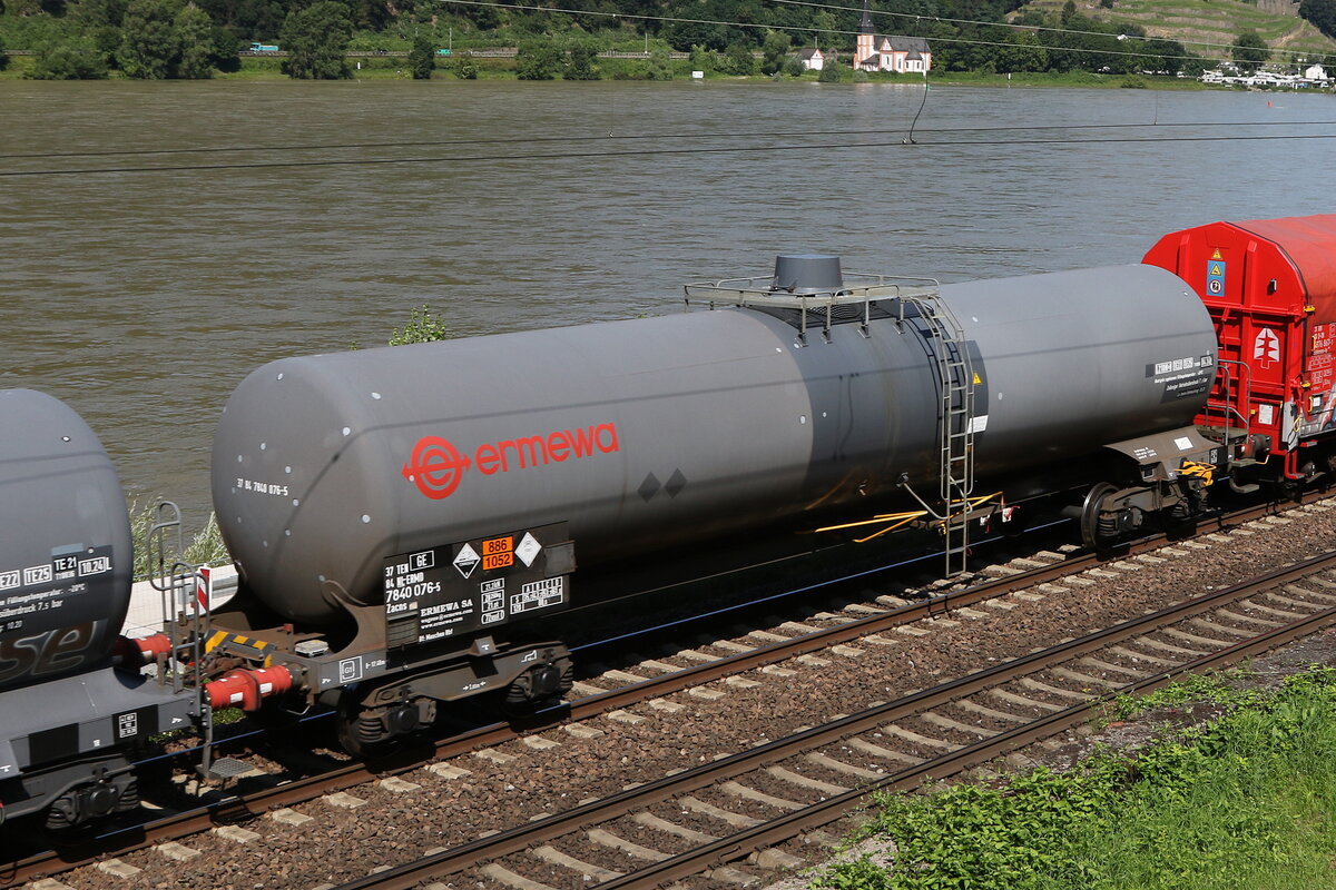 4876 076 (Zacns) von  ERMEWA  am 21. Juli 2021 bei Assmannshausen am Rhein.