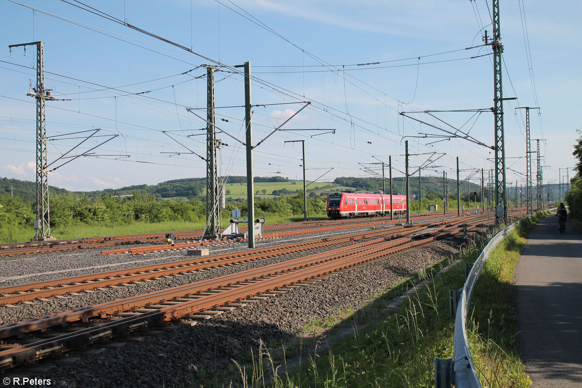 612 640 als RE 38 3574 Bamberg - Bayreuth bei Ebersfeld. 20.05.24