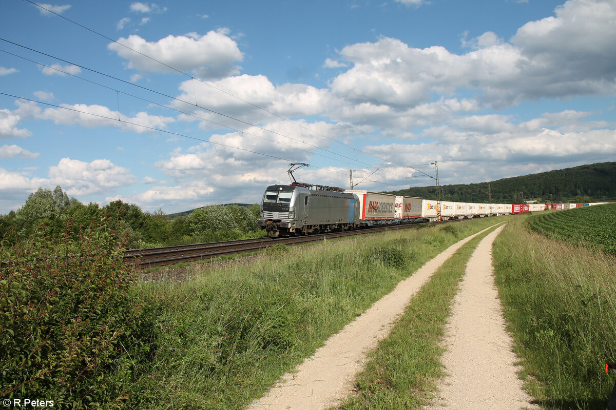 6193 097 zieht mit einem WEchselpritschenzug MARS Spedition aus Treuchtlingen in Richtung Norden raus. 10.06.24