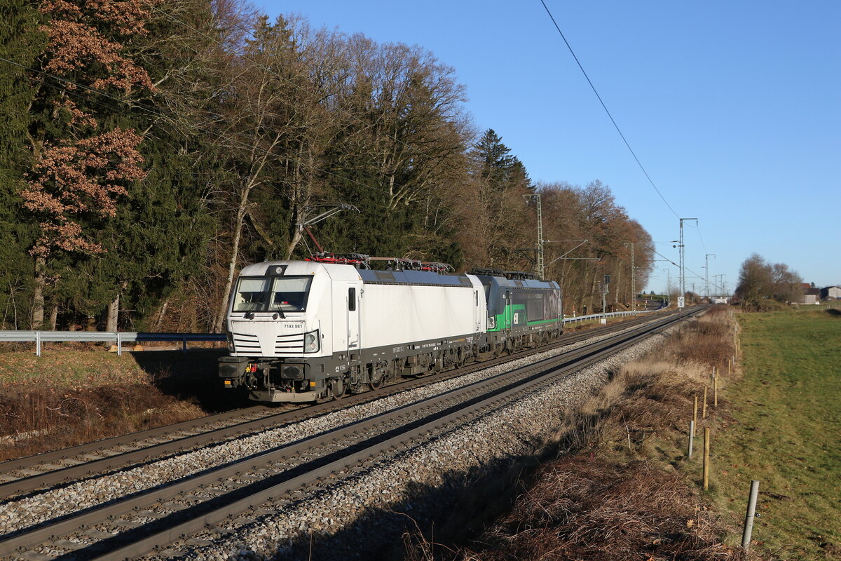 7193 881 und 6193 731 waren auf dem Weg zum n�chsten Einsatz. Aufgenommen am 18. Dezember 2025 bei Hufschlag.
