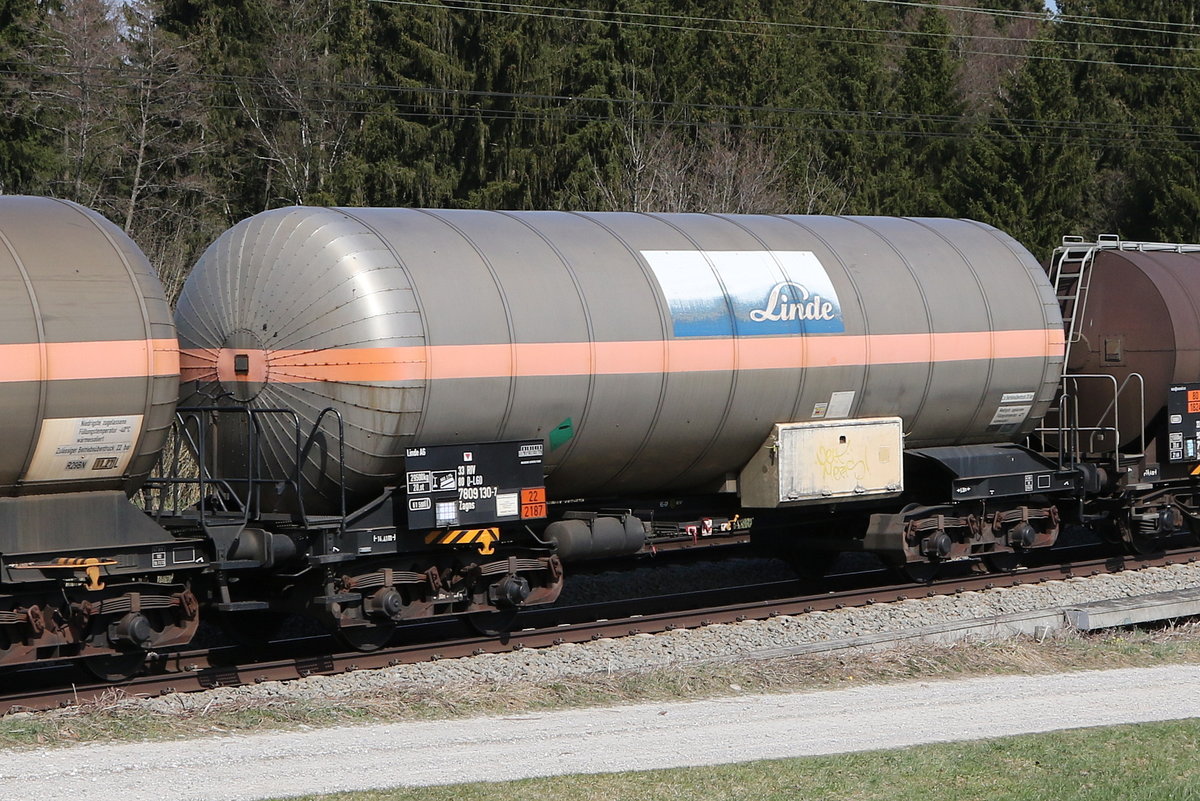 7809 130 (Zagns) der  LINDE AG  am 1. April 2021 bei Grabenst�tt.