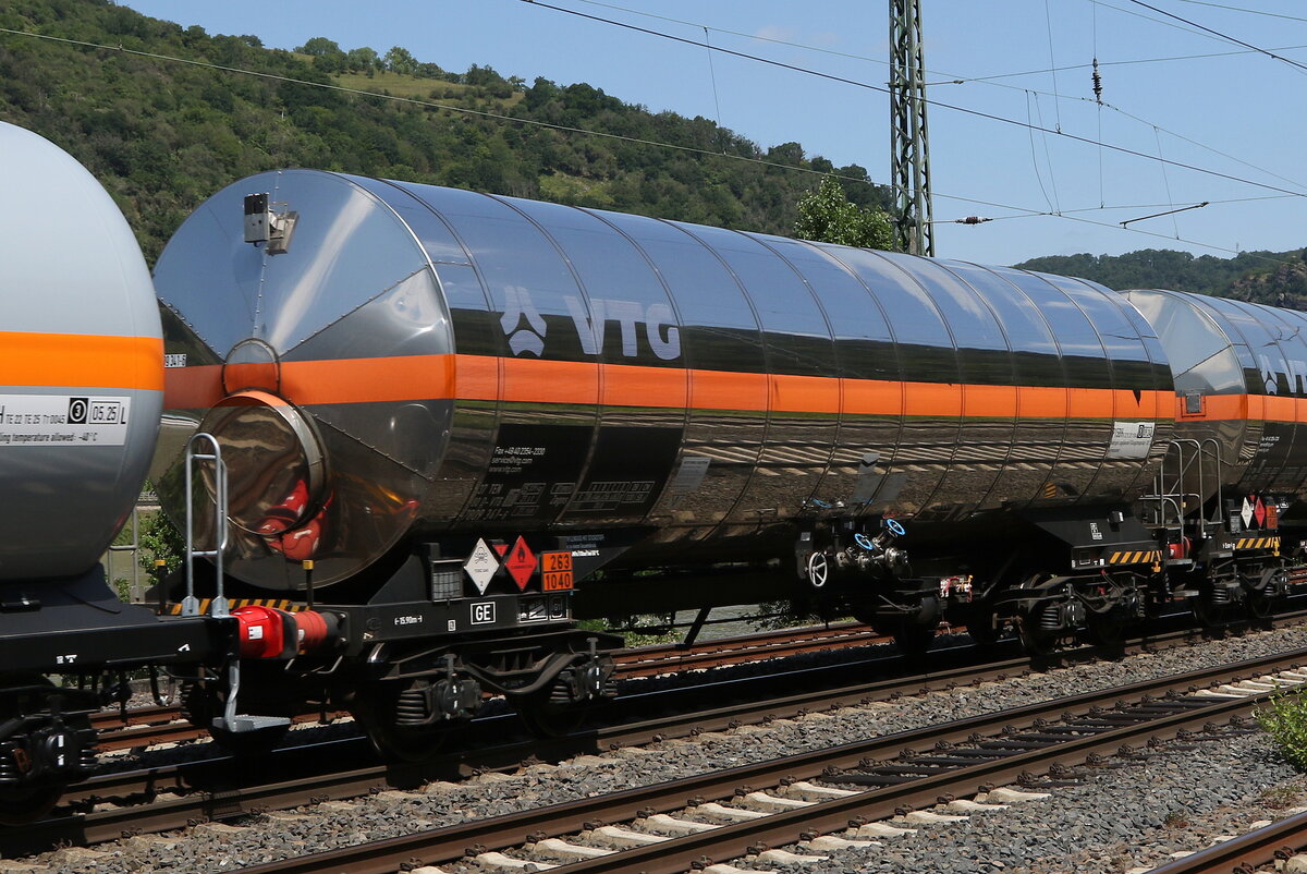 7809 341 (Zagns) von  VTG  am 21. Juli 2021 bei St. Goarshausen.