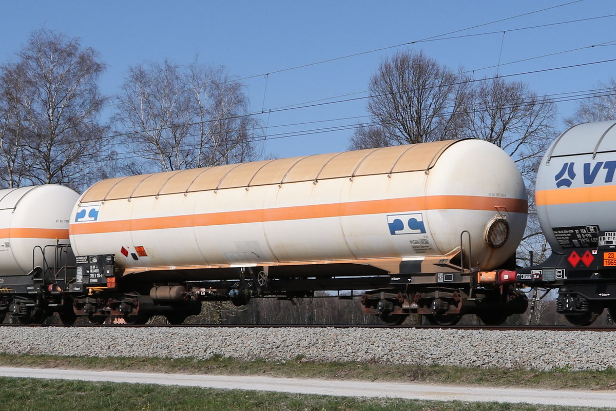 7813 174 der  ARETZ GmbH  am 31. M�rz 2021 bei �bersee.