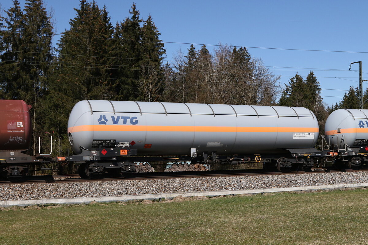 7824 466 (Zags) von  VTG  am 4. April 2025 bei Fuchsreut.