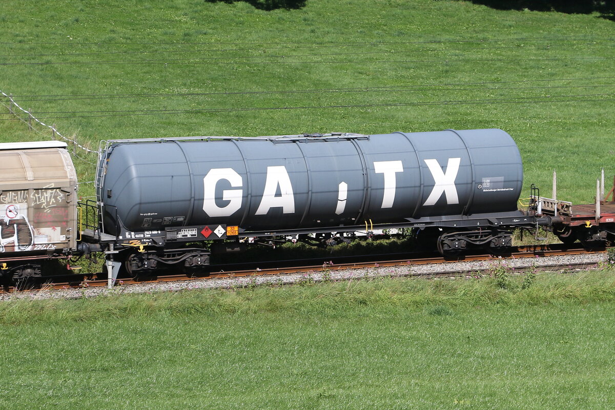 7829 680 (Zans) von  GATX  am 3. September 2025 bei Axdorf.