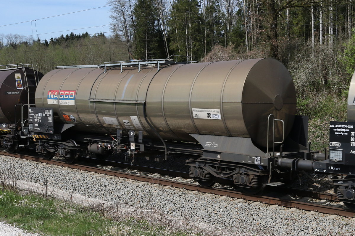 7834 111 (Zacens) von  NACCO  am 15. April 2020 bei Grabenst�tt.