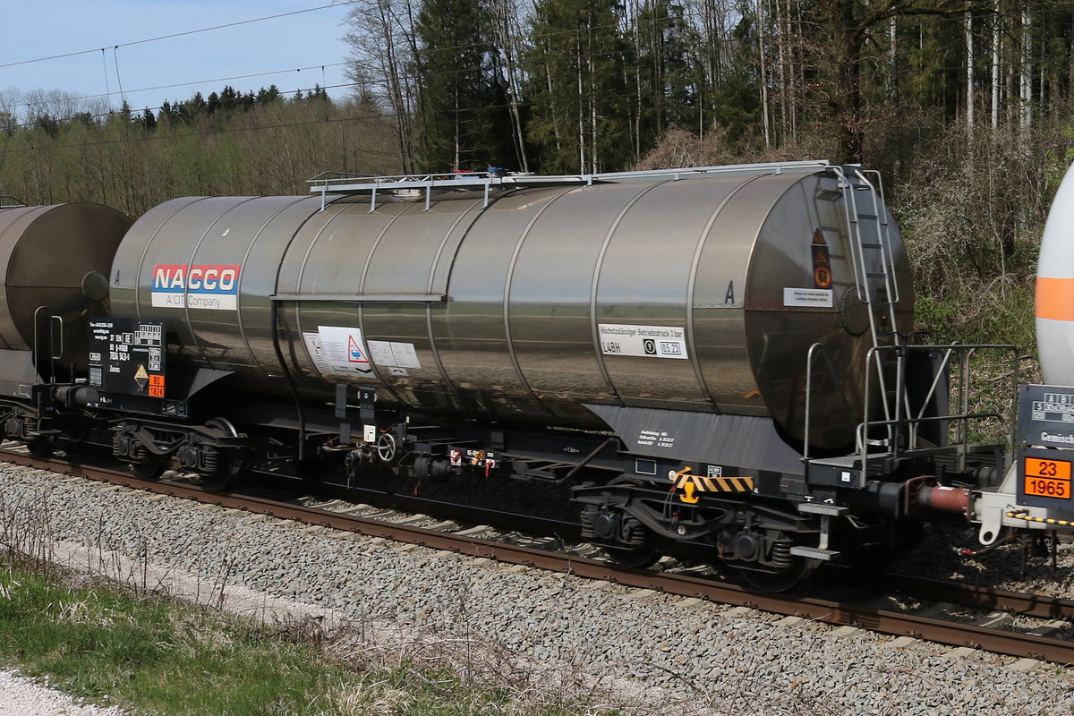 7834 143 (Zacens) von  NACCO  am 15. April 2020 bei Grabenst�tt.