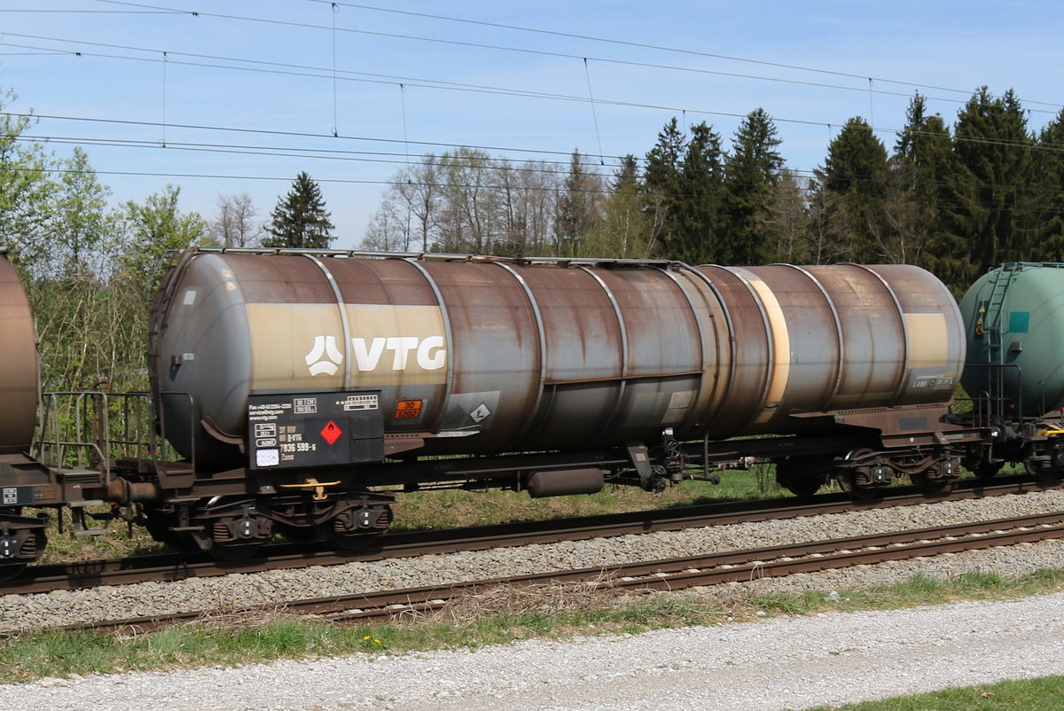 7836 599 (Zans) von  VTG  am 15. April 2020 bei Grabenst�tt.