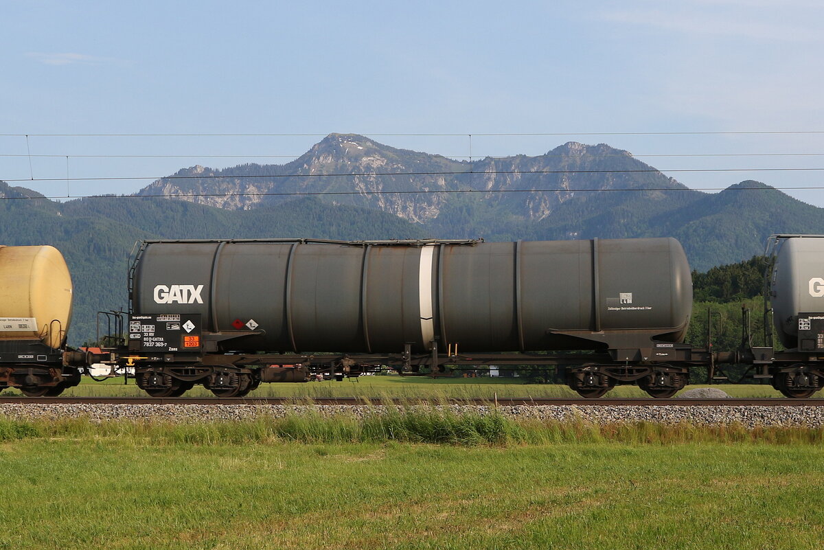 7837 369 (Zans) von  GATX  am 10. Juni 2021 bei �bersee.