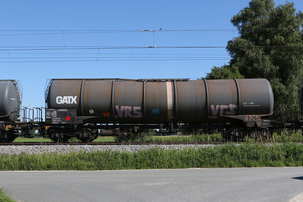 7837 441 (Zans) von  GATX  am 12. Juli 2021 bei �bersee.