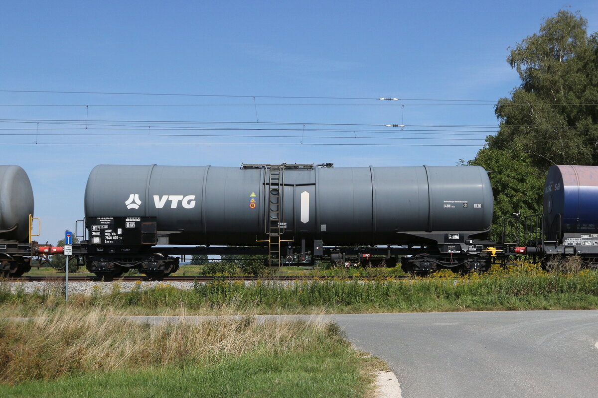 7840 076 (Zacns) von  VTG  am 17. August 2022 bei �bersee.