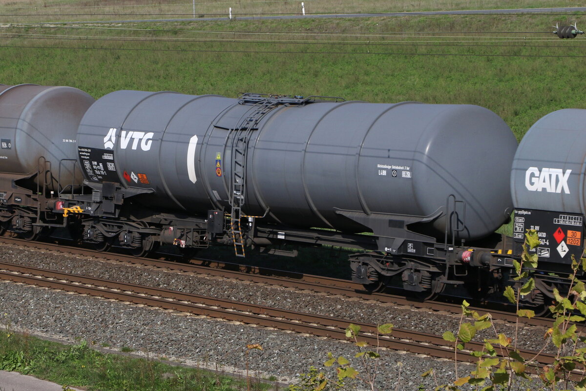 7840 118 (Zacns) von  VTG  am 12. Oktober 2022 bei Harrbach.