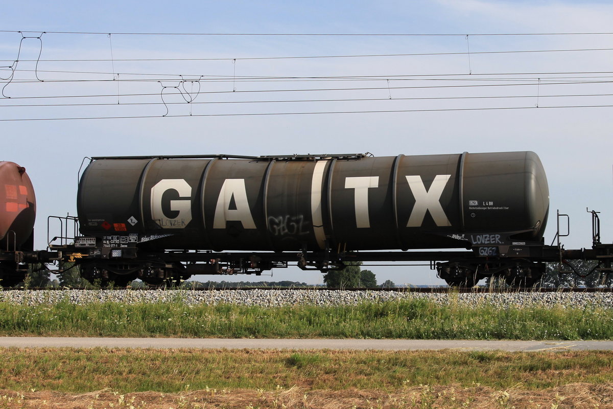7840 177 (Zacns) von  GATX  am 1. Juli 2019 bei �bersee.