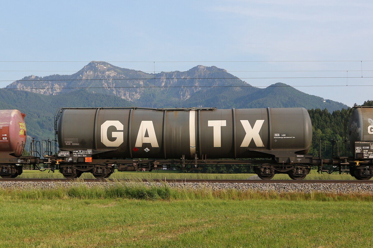 7840 200 (Zacns) von  GATX  am 10. Juni 2021 bei �bersee.