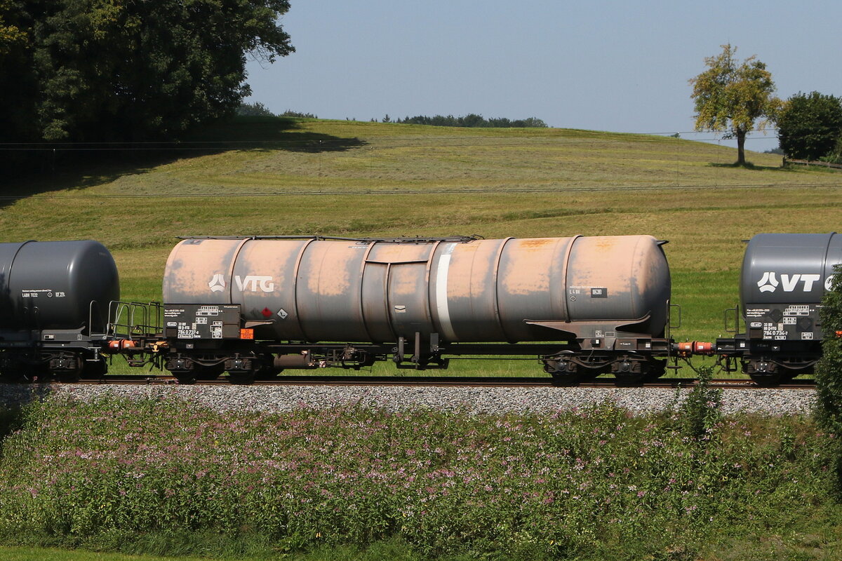 7840 737 (Zacns) von  VTG  am 12. August 2025 bei Axdorf.